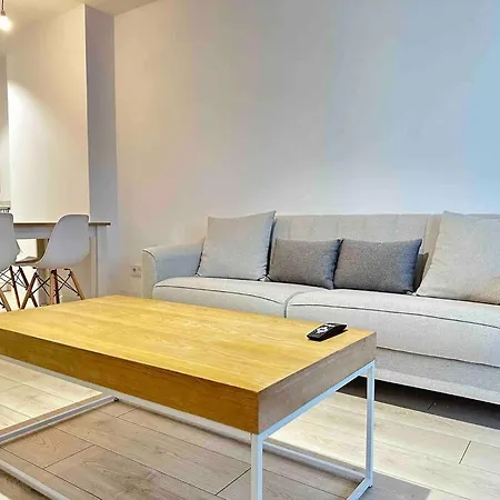 Apartman Jacinto Benavente 15, 1l Con Parking Gratis By Ybh