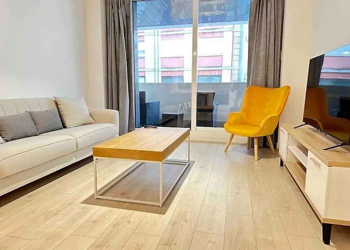 Jacinto Benavente 15, 1l Con Parking Gratis By Ybh